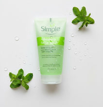Simple - Refreshing Facial Wash - Image 2